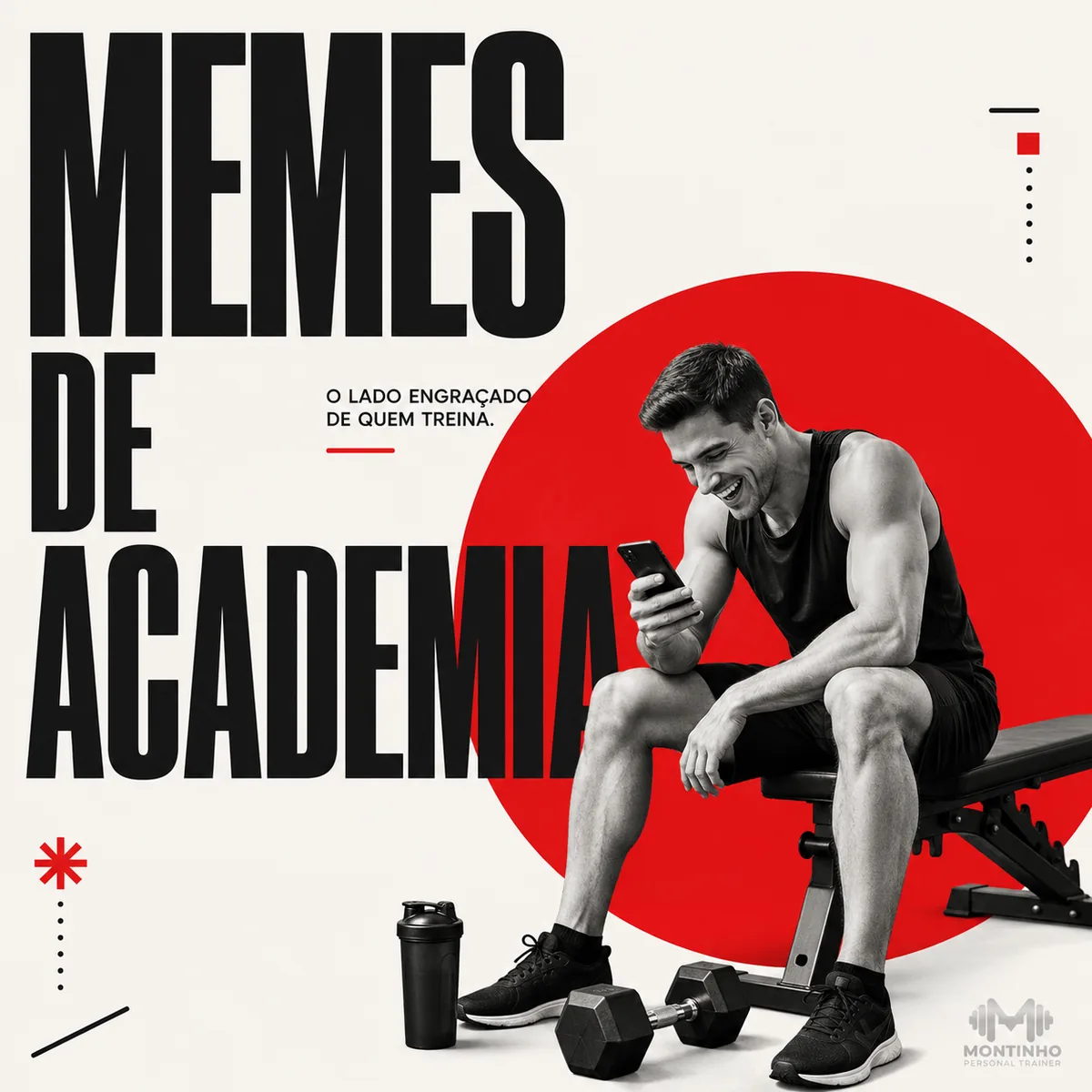 Arte da capa: homem sentado no banco da academia rindo do celular, ao lado de halteres e coqueteleira — memes de academia: o lado engraçado de quem treina — Personal por Perto